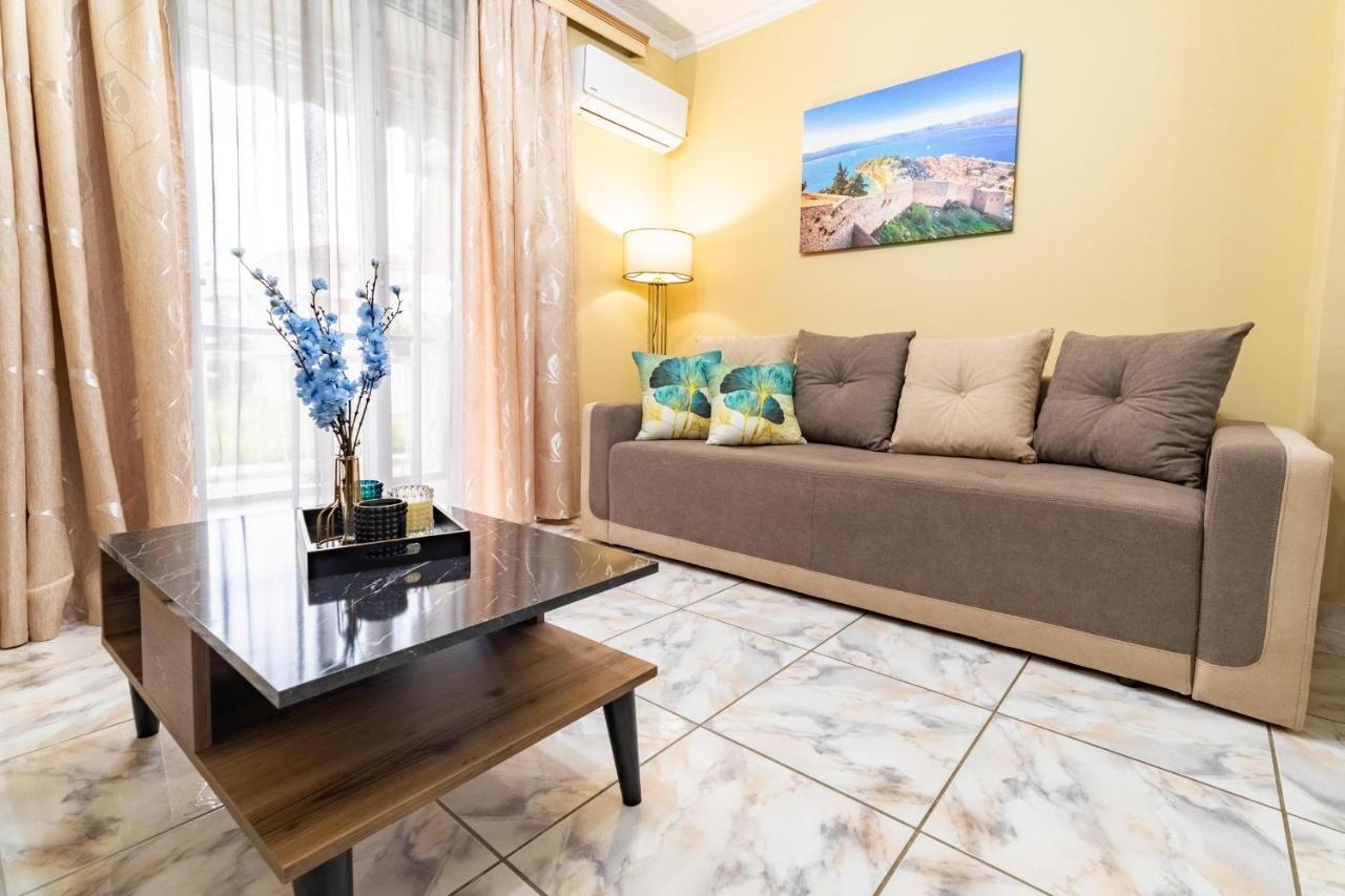 Johnny'S Three Bedroom Apartment Nauplia Exterior foto